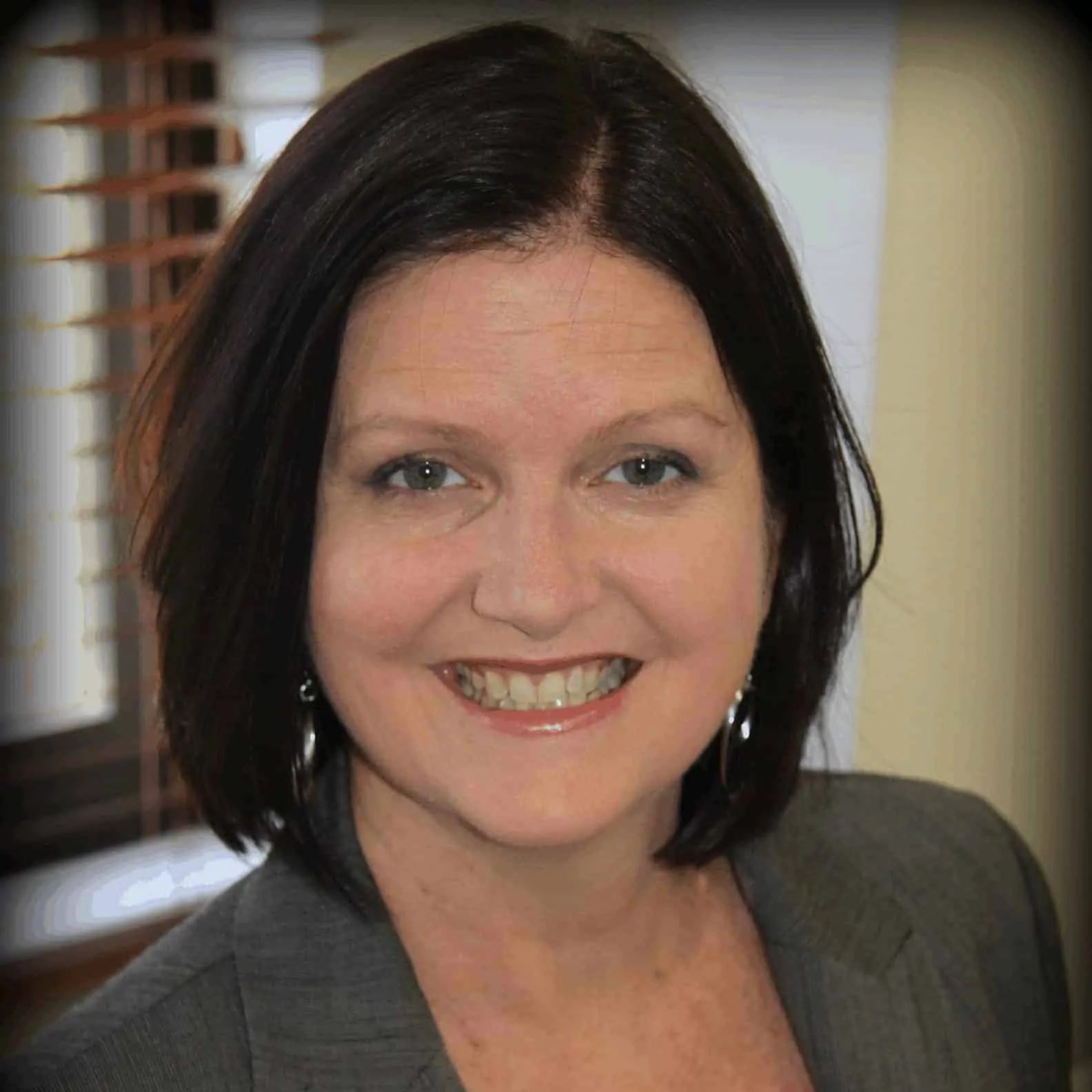 Dr Cassandra Goldie